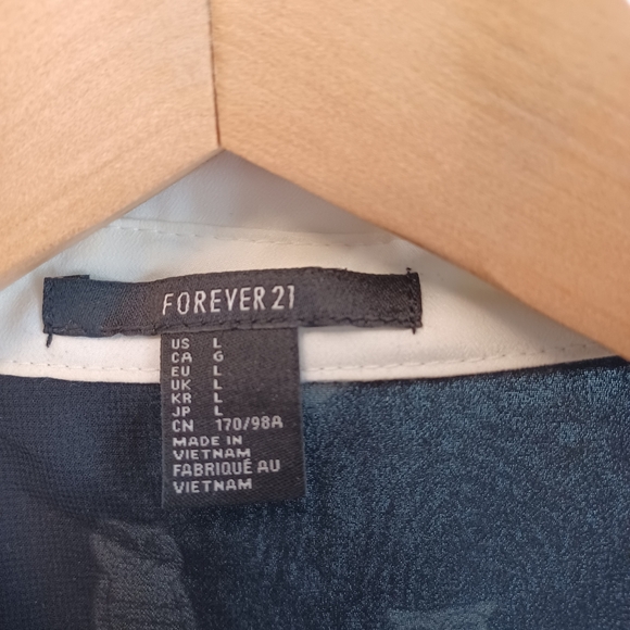 Forever 21 - Picture 5 of 5